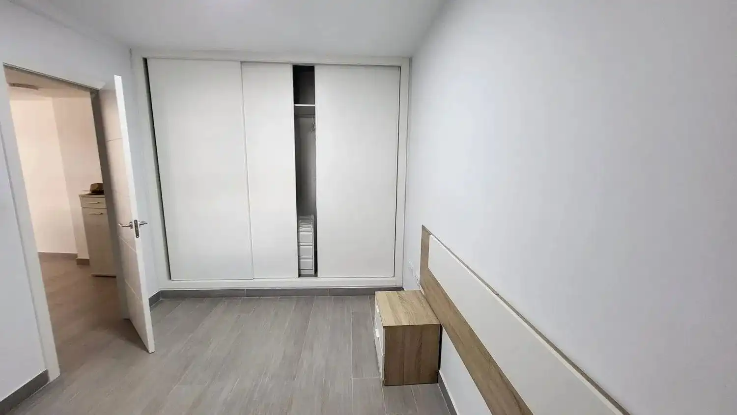Habitación de Apartamento en venta en Rincón de la Victoria con Aire acondicionado, Trastero y Amueblado