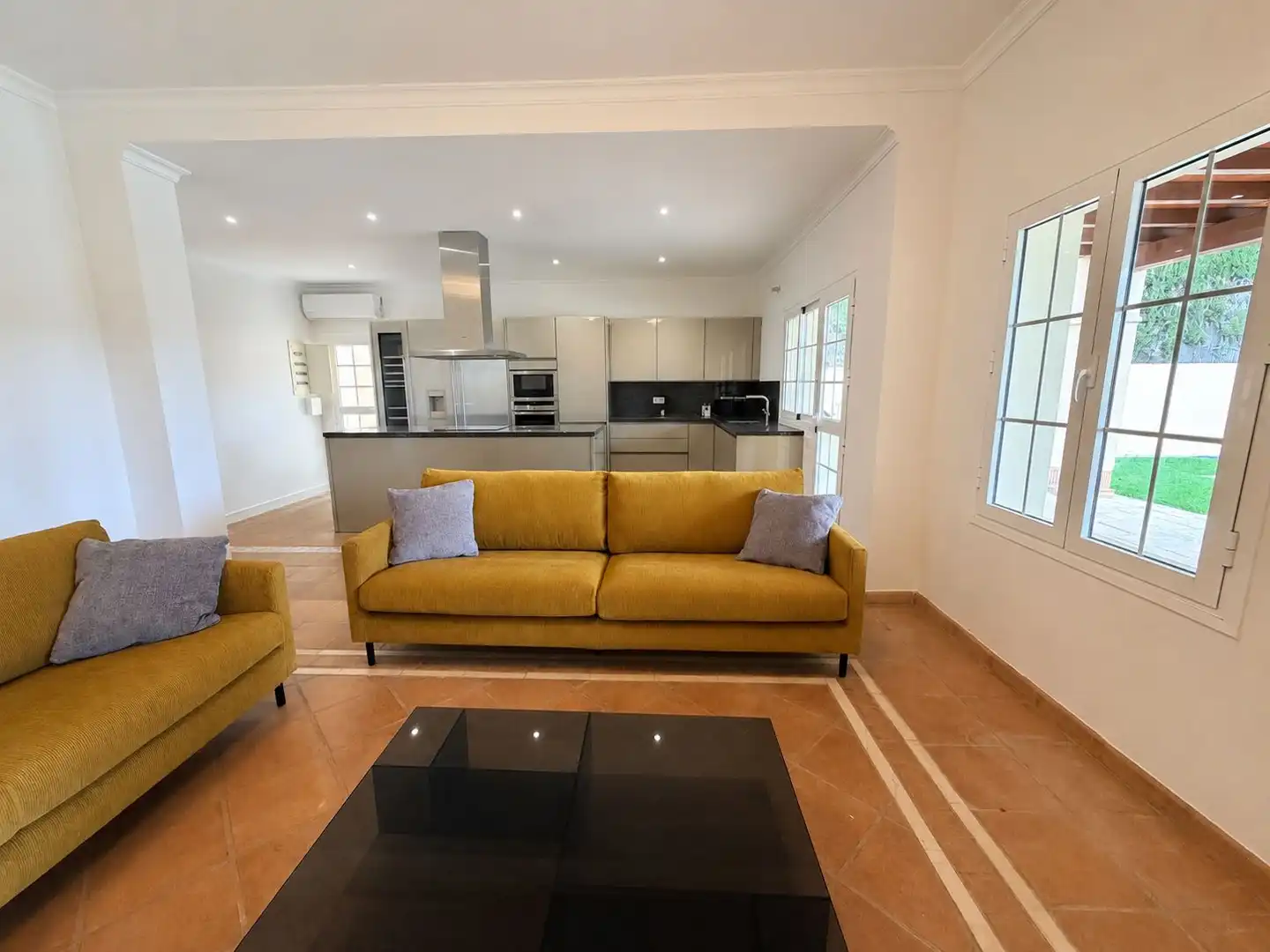 Sala de estar de Casa o chalet de alquiler en Benahavís con Aire acondicionado, Terraza y Trastero