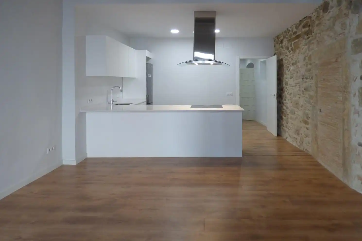 Apartments for rent in Centre - Barri Vell