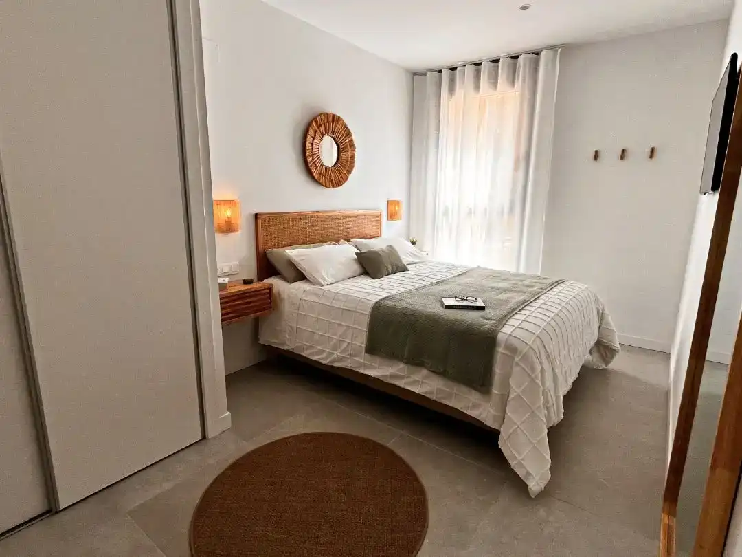Schlafzimmer von Wohnung zur Miete in Dénia mit Klimaanlage und Schwimmbad