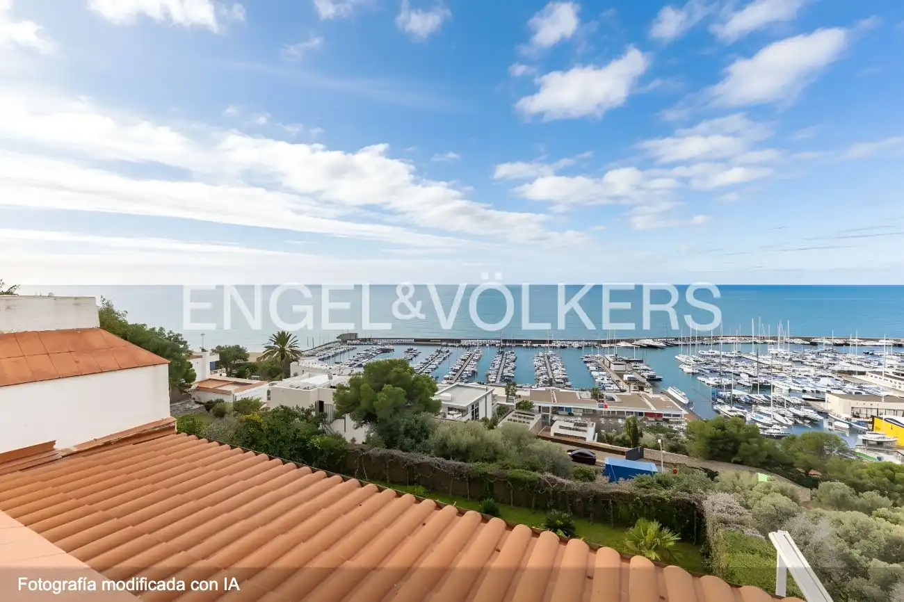 Vista exterior de Casa o xalet en venda en Sitges amb Aire condicionat, Calefacció i Jardí privat