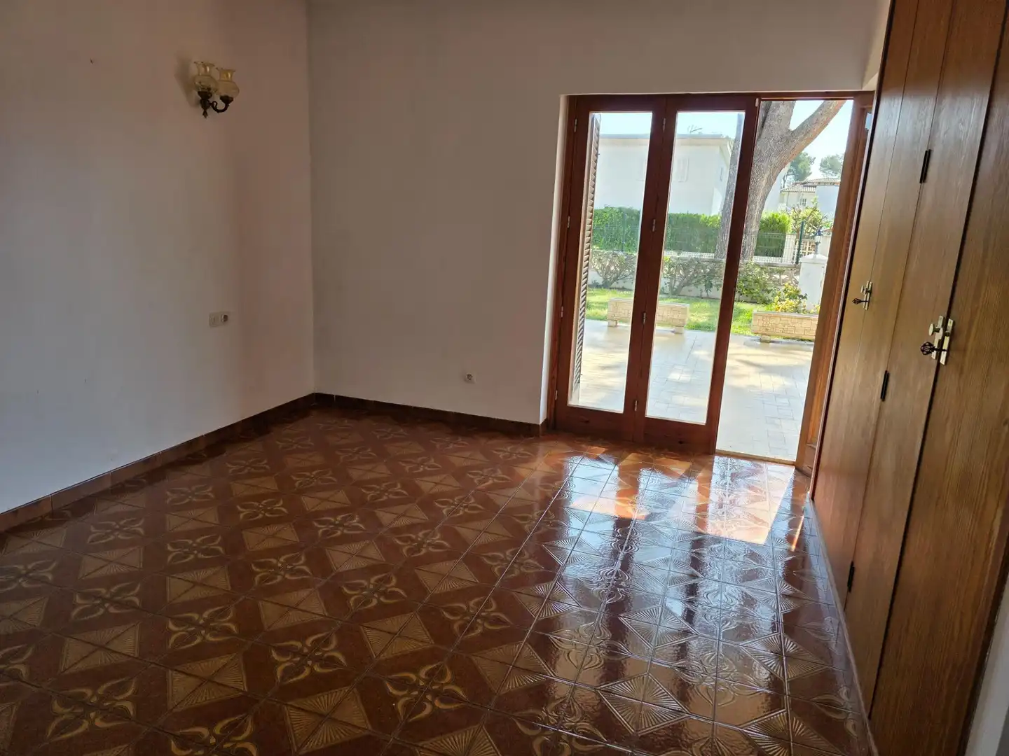 Erdgeschoss zum Verkauf in Alcúdia mit Klimaanlage, Privatgarten und Terrasse