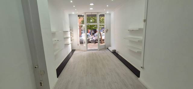 Local comercial en Alquiler en Calle Pianista Amparo Iturbi, en Malilla