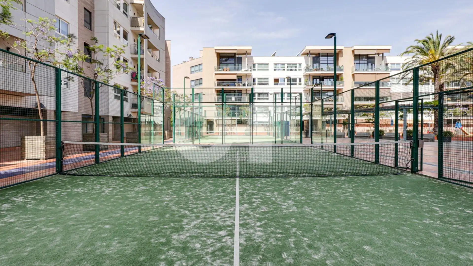Außenansicht von Wohnungen zum Verkauf in Barcelona mit Heizung, Terrasse und Abstellraum