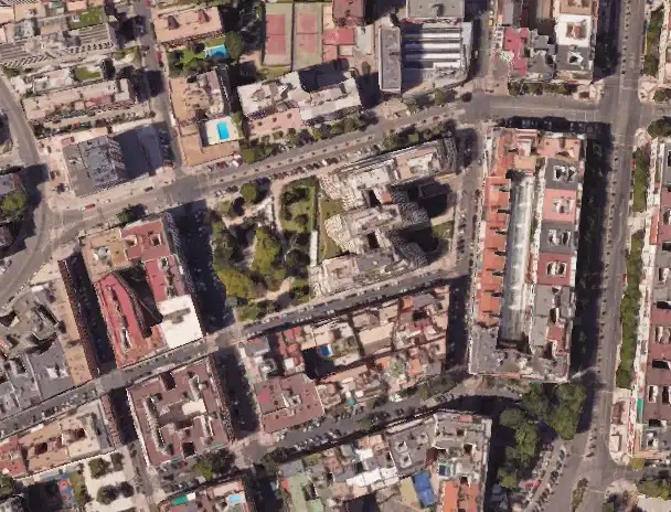 Vista exterior de Piso en venta en Madrid con Calefacción, Parquet y Balcón