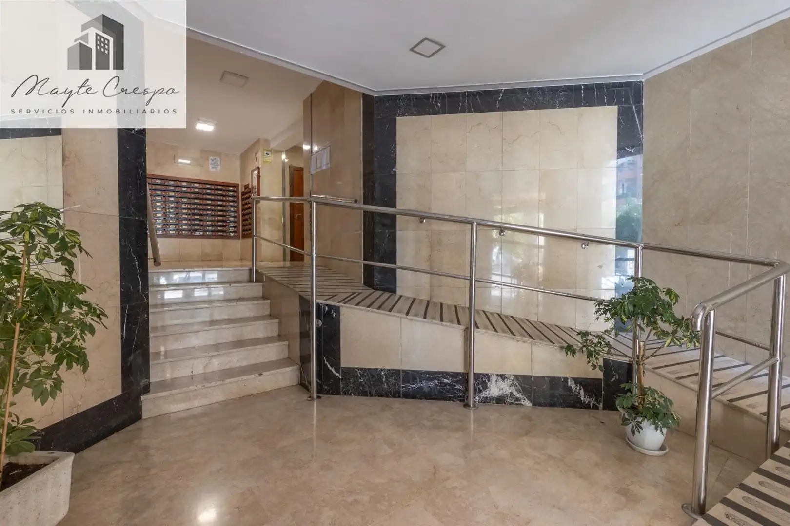 Piso en venta en Granada con Terraza, Amueblado y Balcón