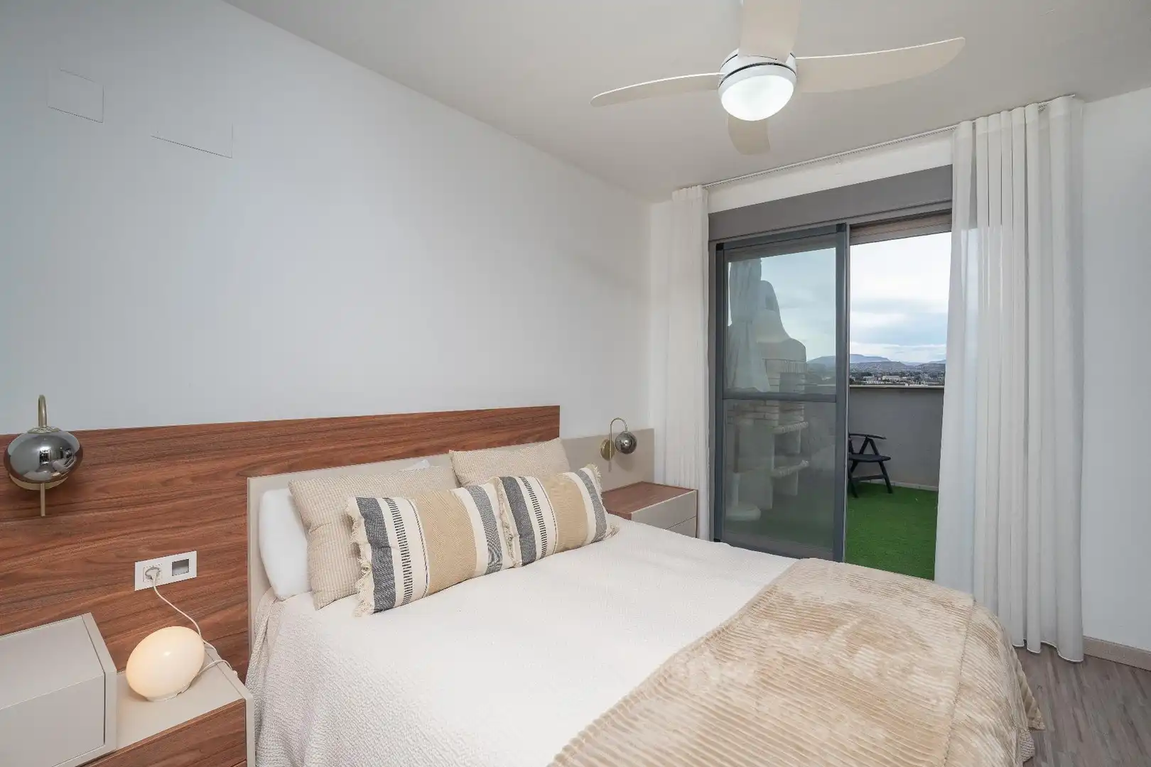 Habitación de Ático en venta en Elche / Elx con Aire acondicionado y Terraza