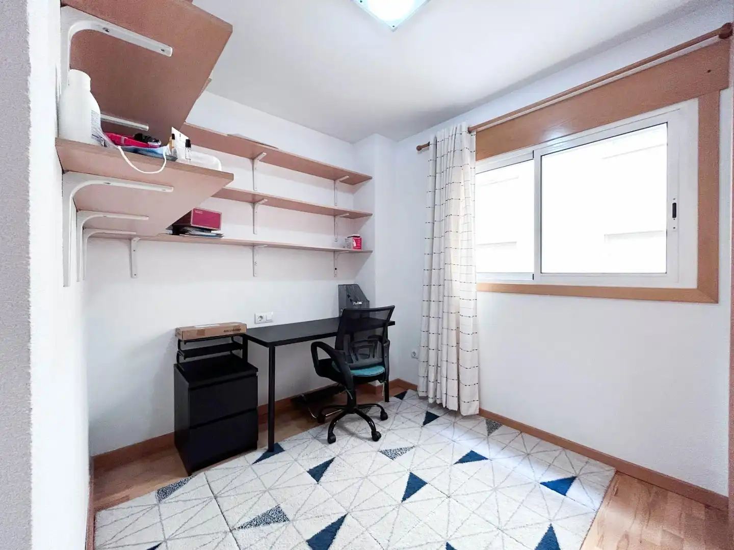 Bedroom of Flat for rent in Paterna  with Air Conditioner, Heating and Private garden