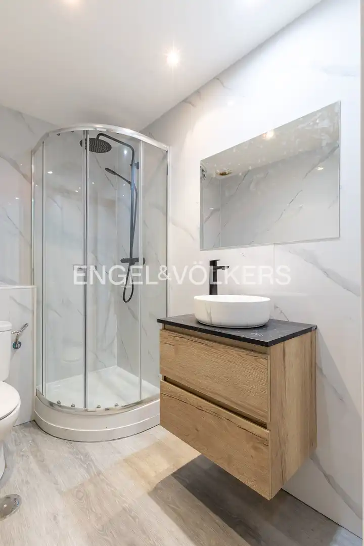 Baño de Piso en venta en Madrid con Aire acondicionado y Calefacción