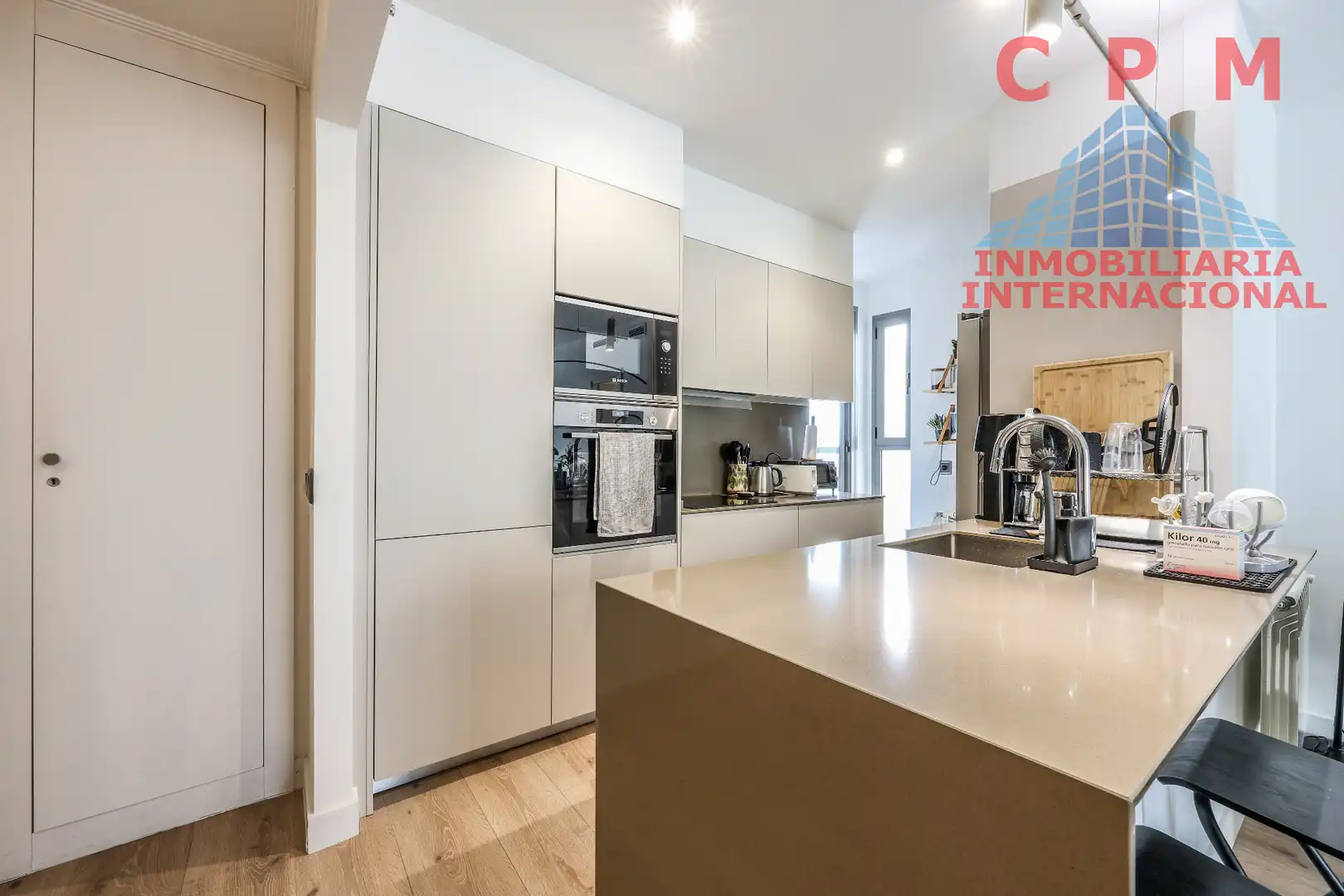 Kitchen of Flat for rent in Madrid  with Air Conditioner, Heating and Parquet flooring