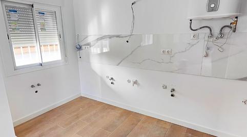 Foto 4 de Piso en venta en Calle Carlos Marx, Sta. Aurelia - Cantábrico - Atlàntico - La Romería,  Sevilla Capital