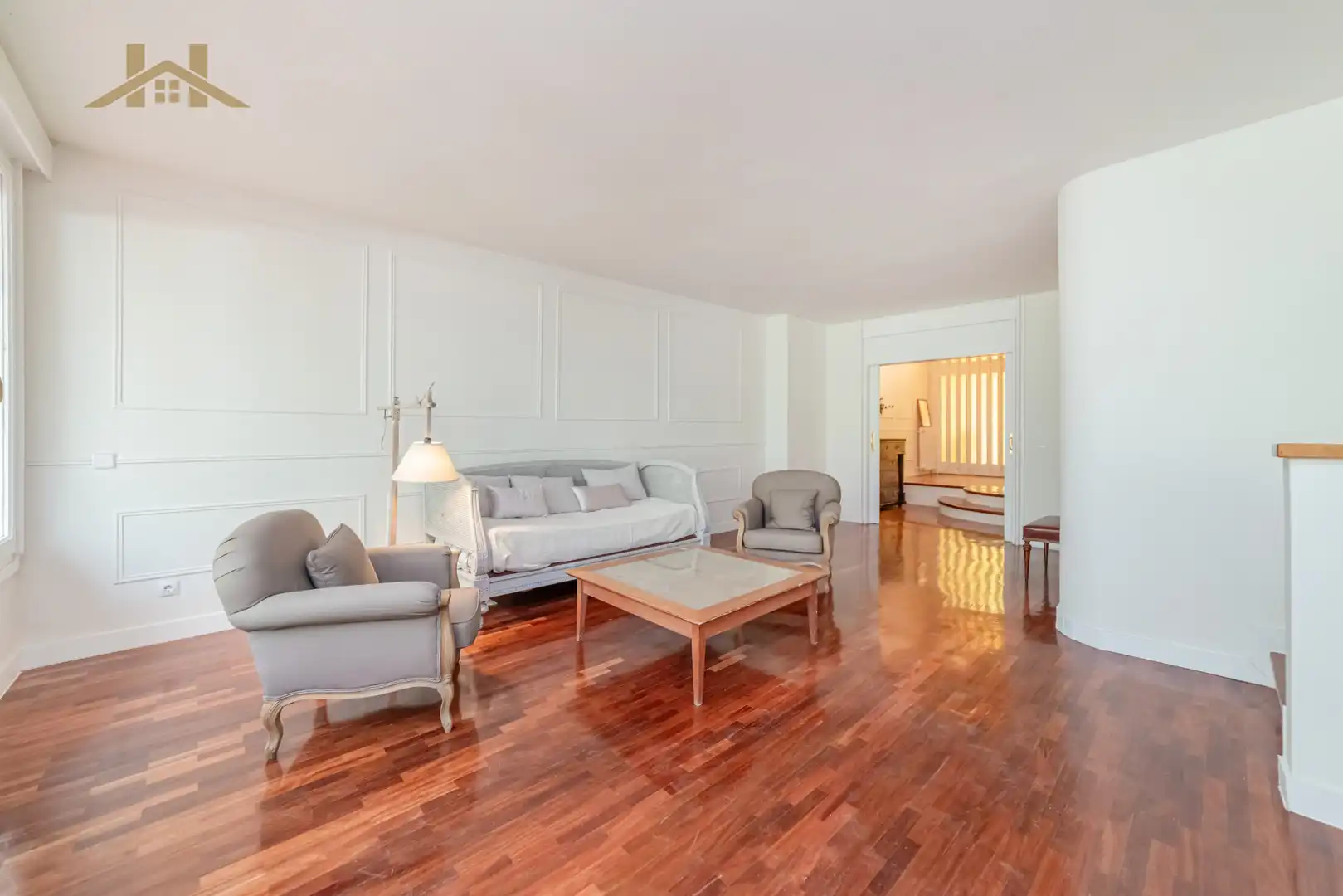 Sala de estar de Casa adosada en venta en Las Rozas de Madrid con Aire acondicionado, Calefacción y Jardín privado