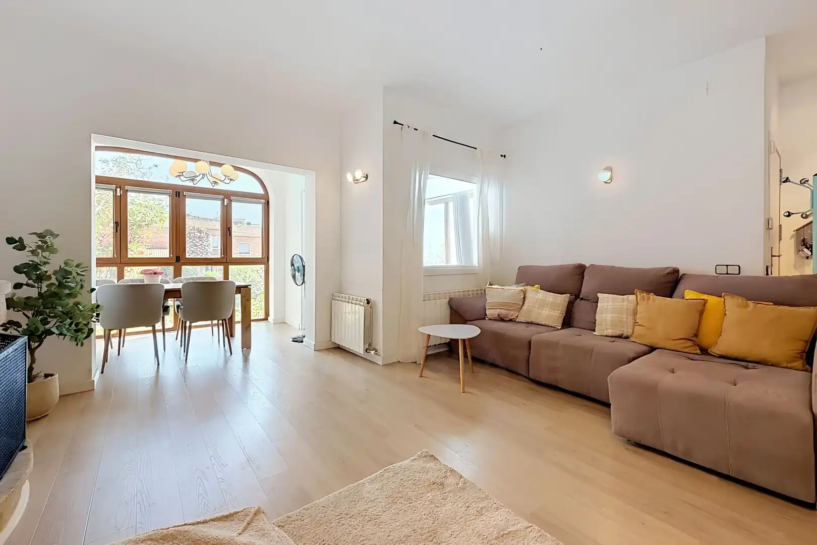 Sala d'estar de Casa o xalet en venda en Sant Pere de Ribes amb Calefacció
