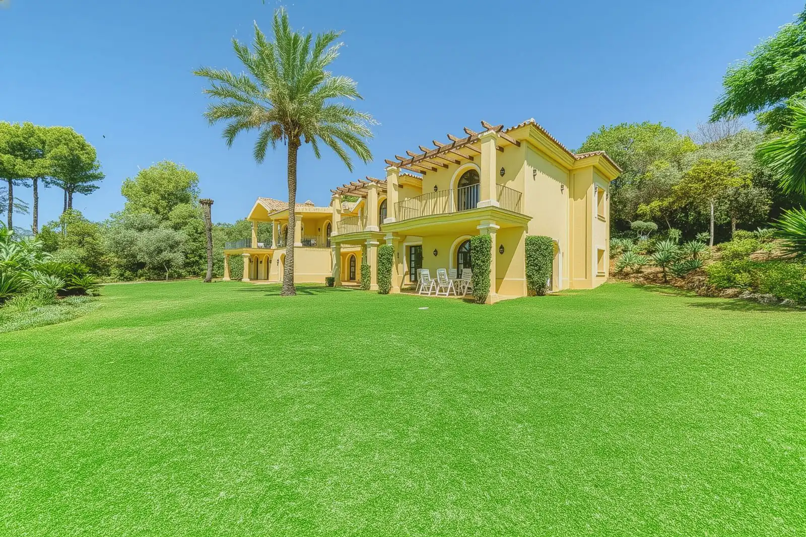 Chalet con piscina en venta en La Zagaleta