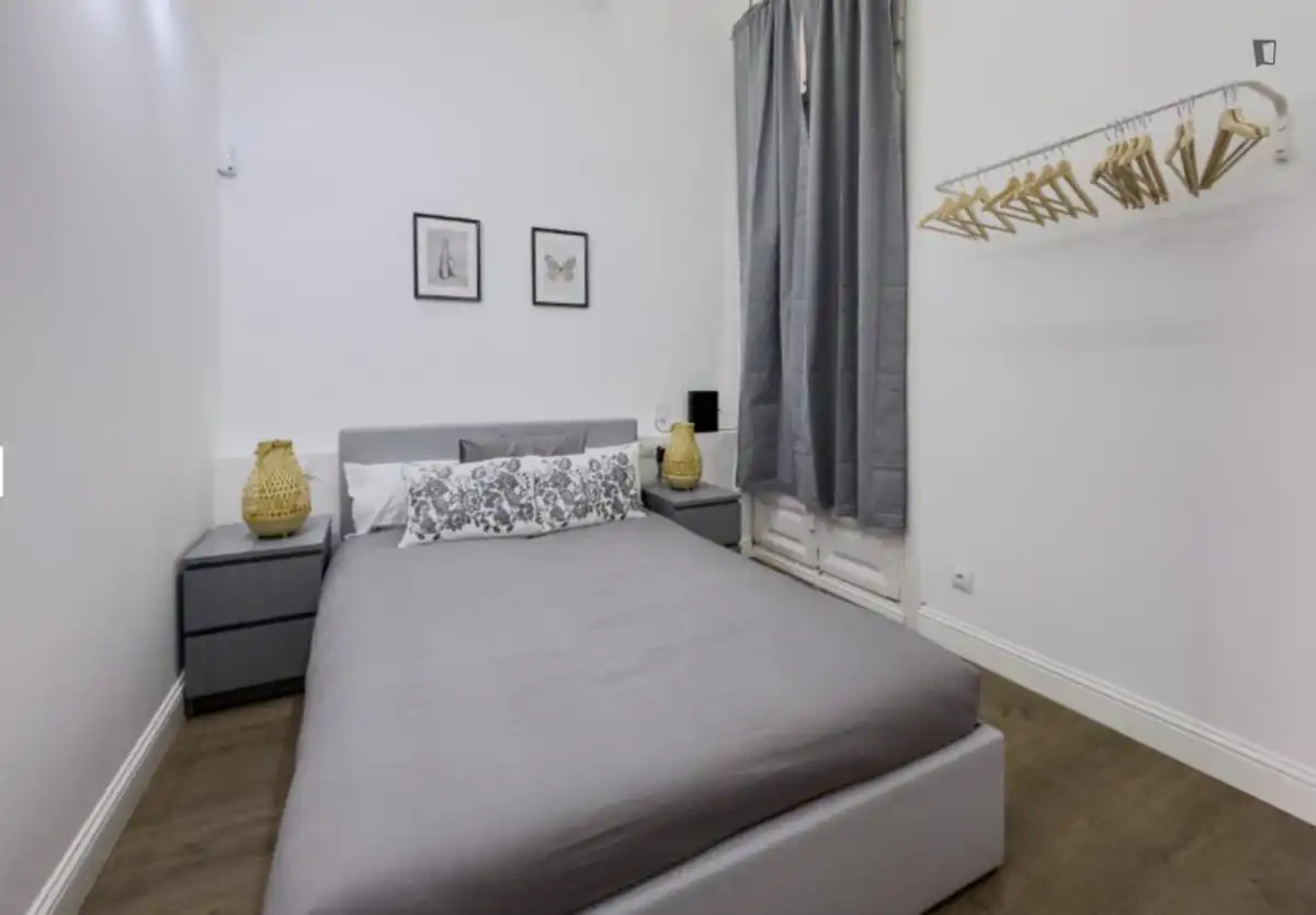 Apartment with lift to rent in Eixample