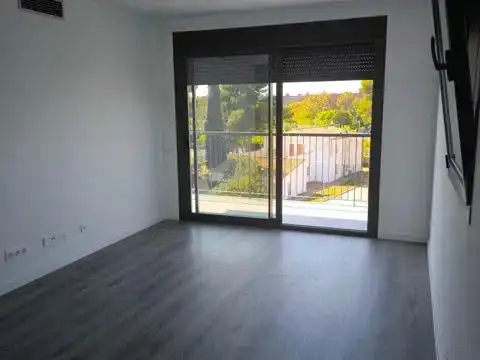 Schlafzimmer von Wohnung zur Miete in Calafell mit Klimaanlage, Heizung und Parkett