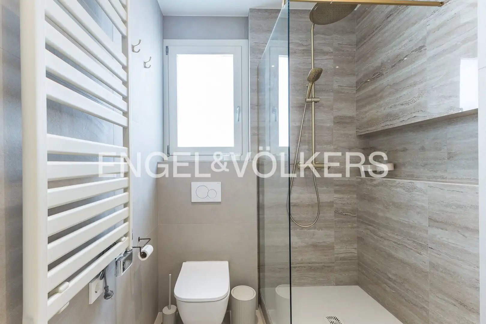 Baño de Ático en venta en Barcelona con Aire acondicionado, Calefacción y Parquet