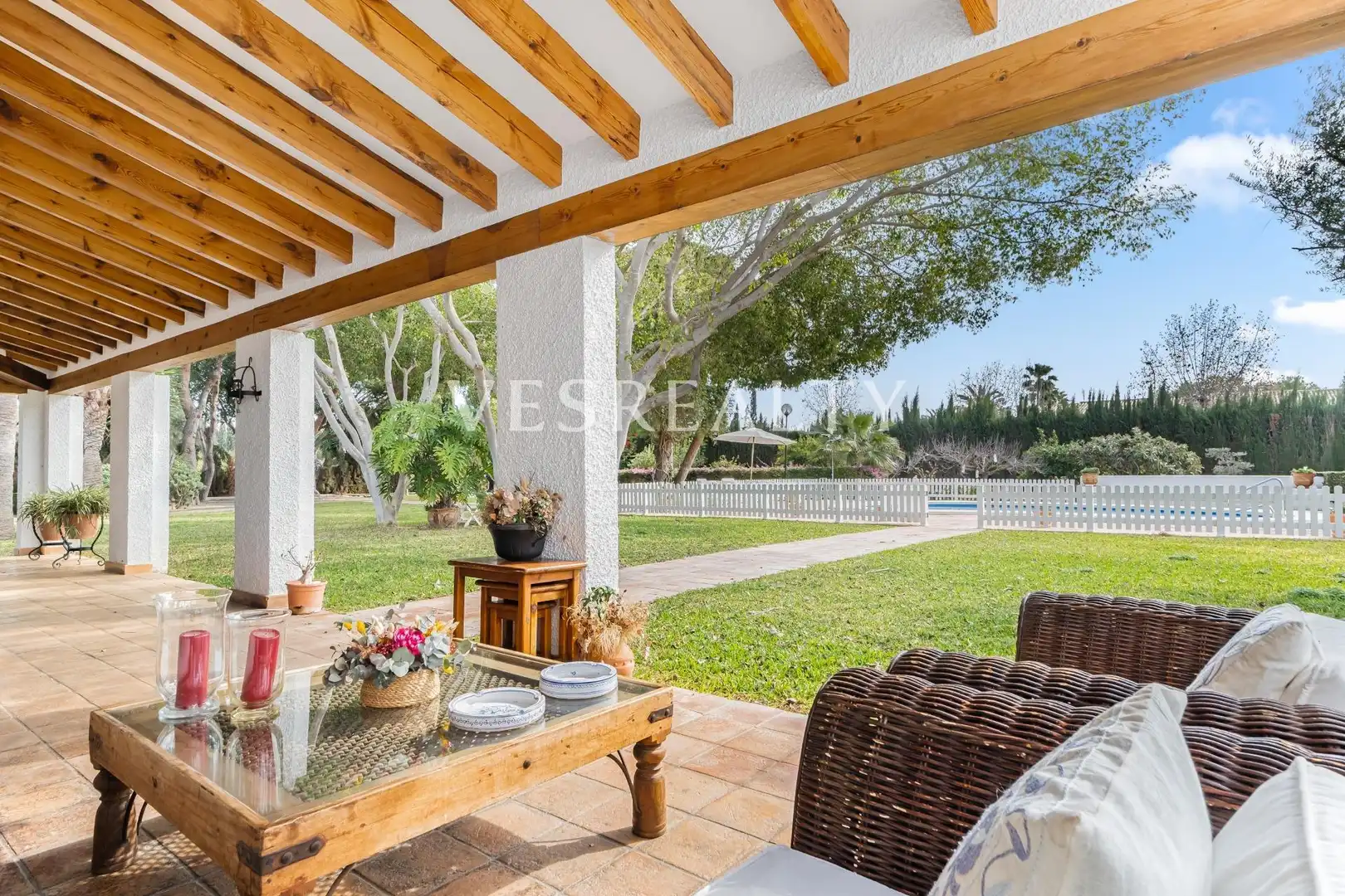 Vista exterior de Casa o xalet en venda en Alicante / Alacant amb Calefacció, Jardí privat i Terrassa
