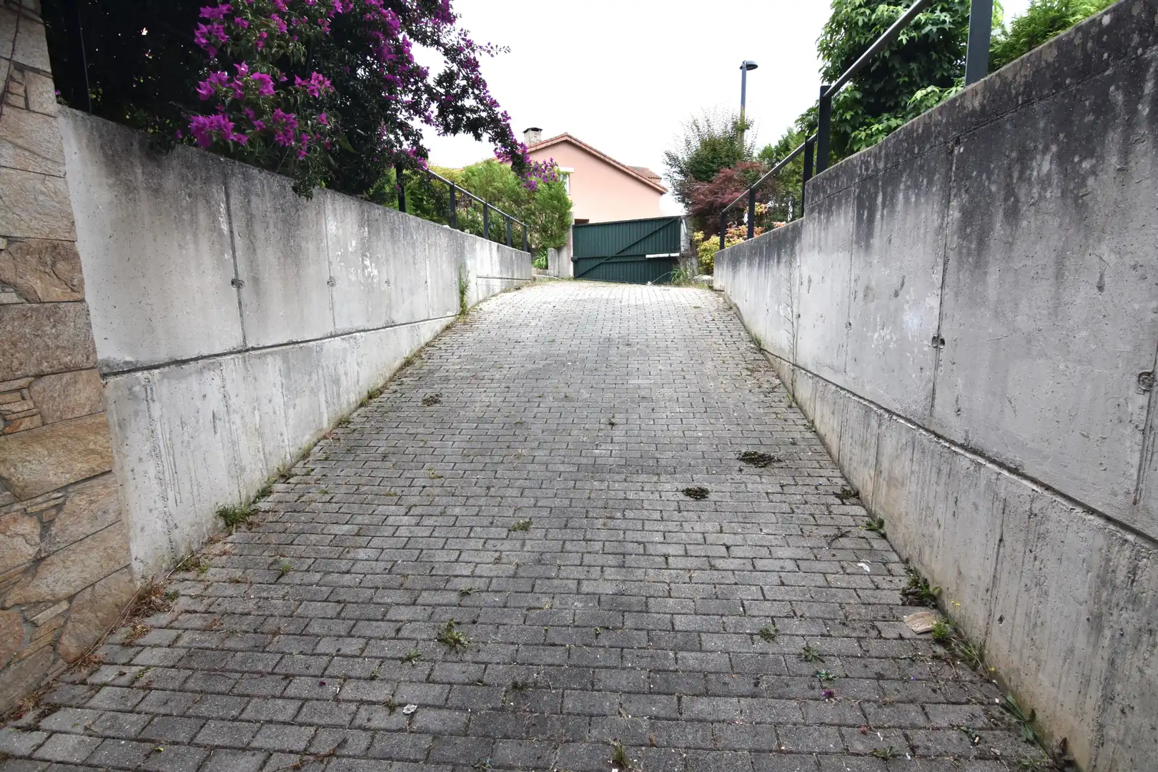 Vista exterior de Casa o chalet en venta en Miño con Calefacción, Jardín privado y Parquet