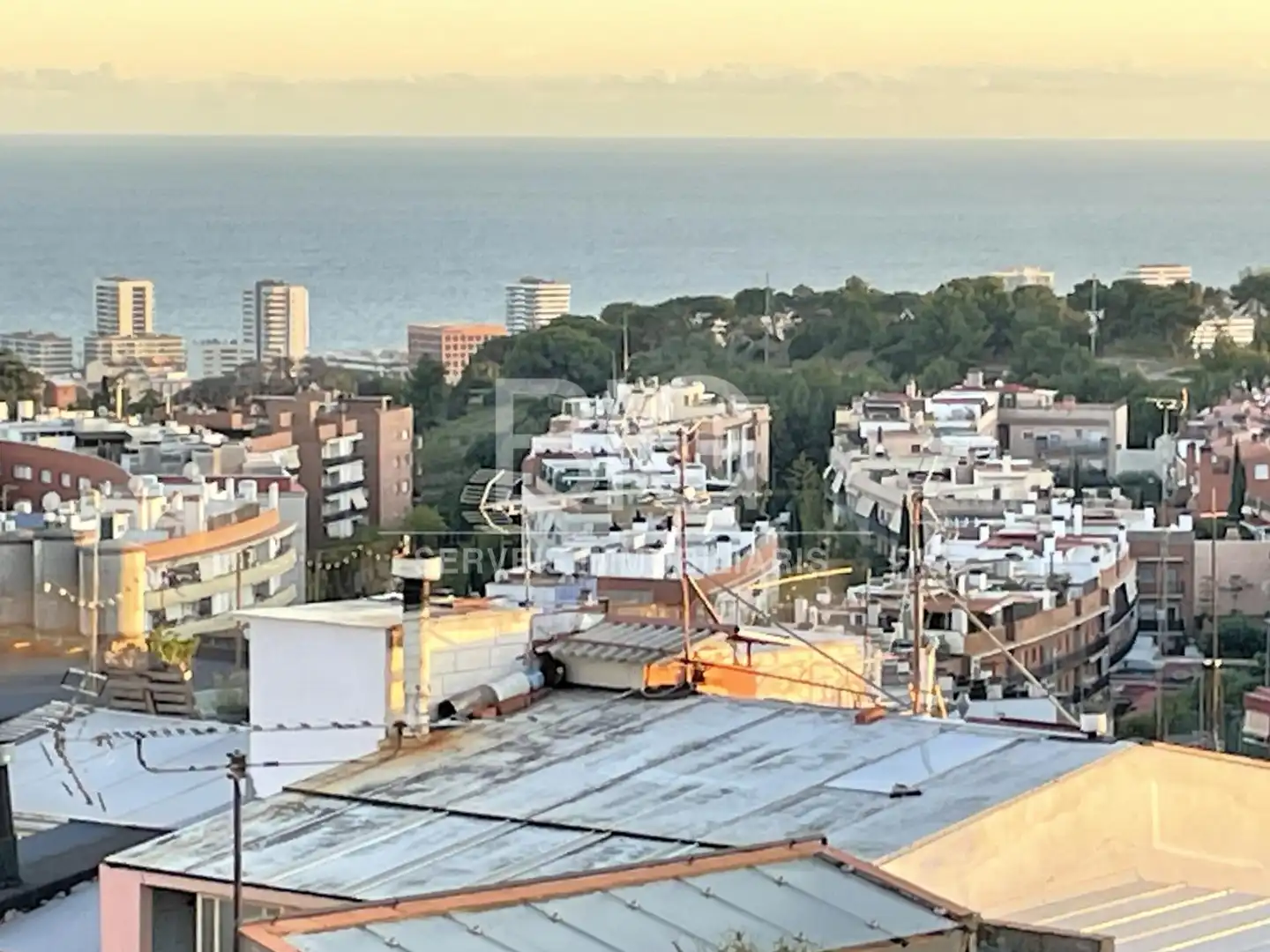 Vista exterior de Ático en venta en Mataró con Terraza, Trastero y Balcón