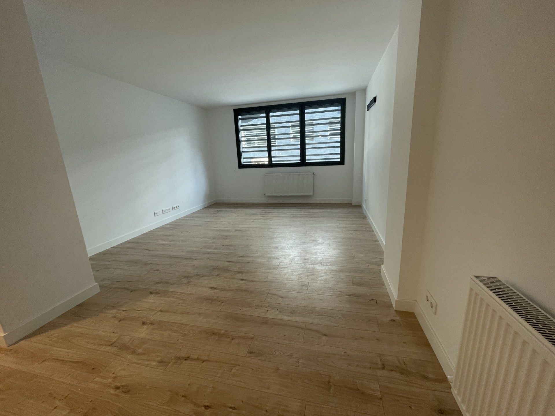 Habitación de Planta baja de alquiler en Girona Capital con Calefacción, Trastero y Piscina