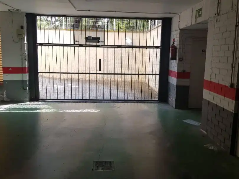 Einzelparkplatz zum Verkauf in Carrer Castell de Tona 14, imagen 5