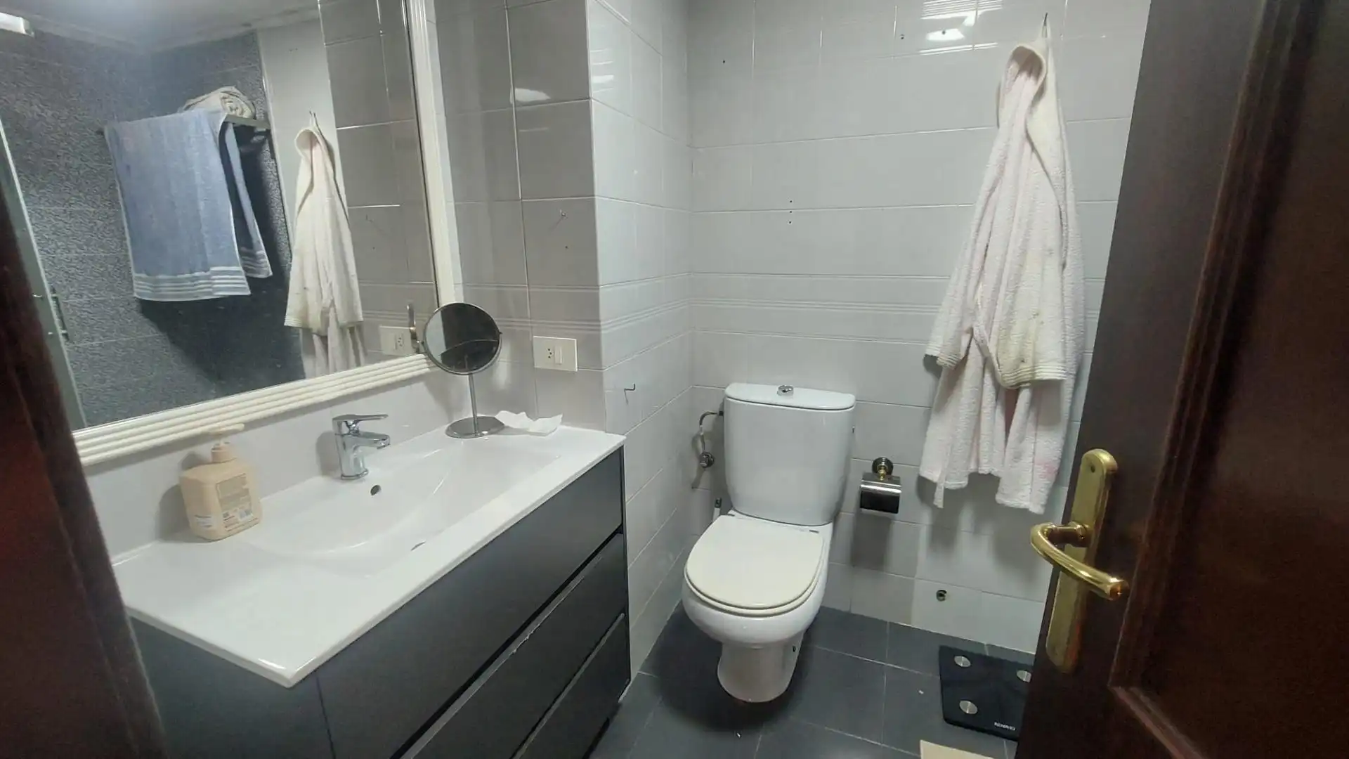 Bathroom of Flat for sale in Vigo   with Heating, Parquet flooring and Storage room