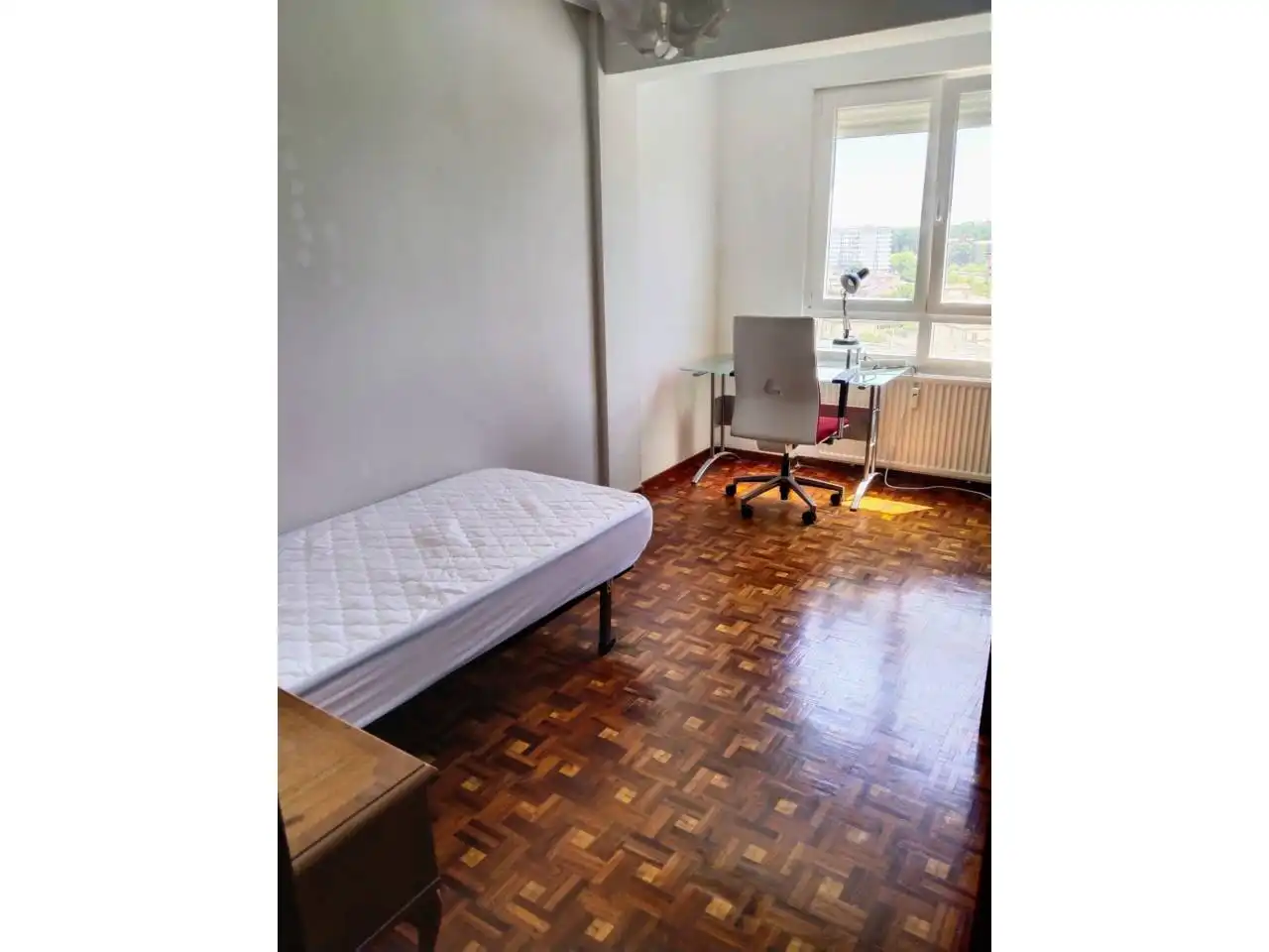 Bedroom of Flat for rent in Burgos  with Heating, Parquet flooring and Terrace