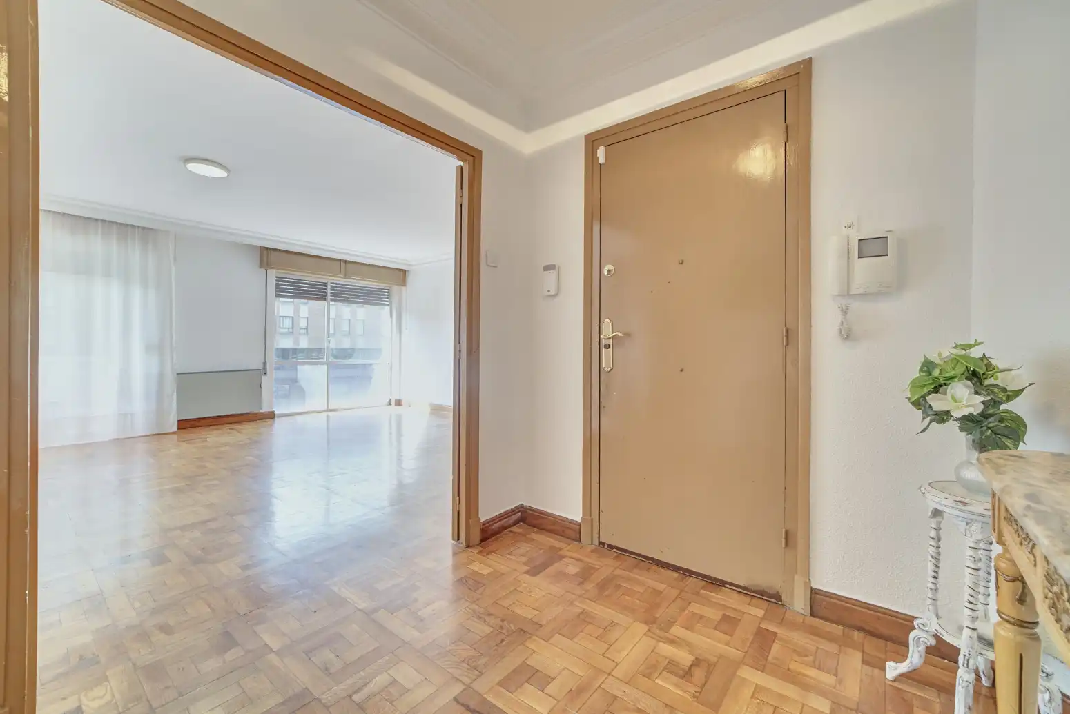 Piso en venta en  Pamplona / Iruña con Calefacción, Parquet y Balcón