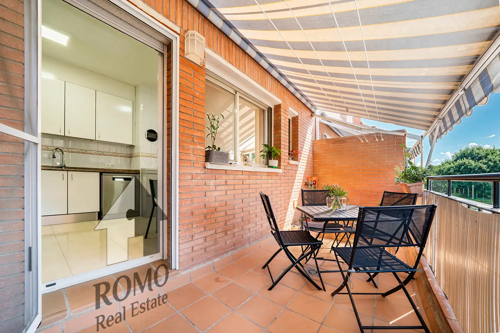 Terraza de Casa adosada en venta en Santa Perpètua de Mogoda con Aire acondicionado, Calefacción y Jardín privado