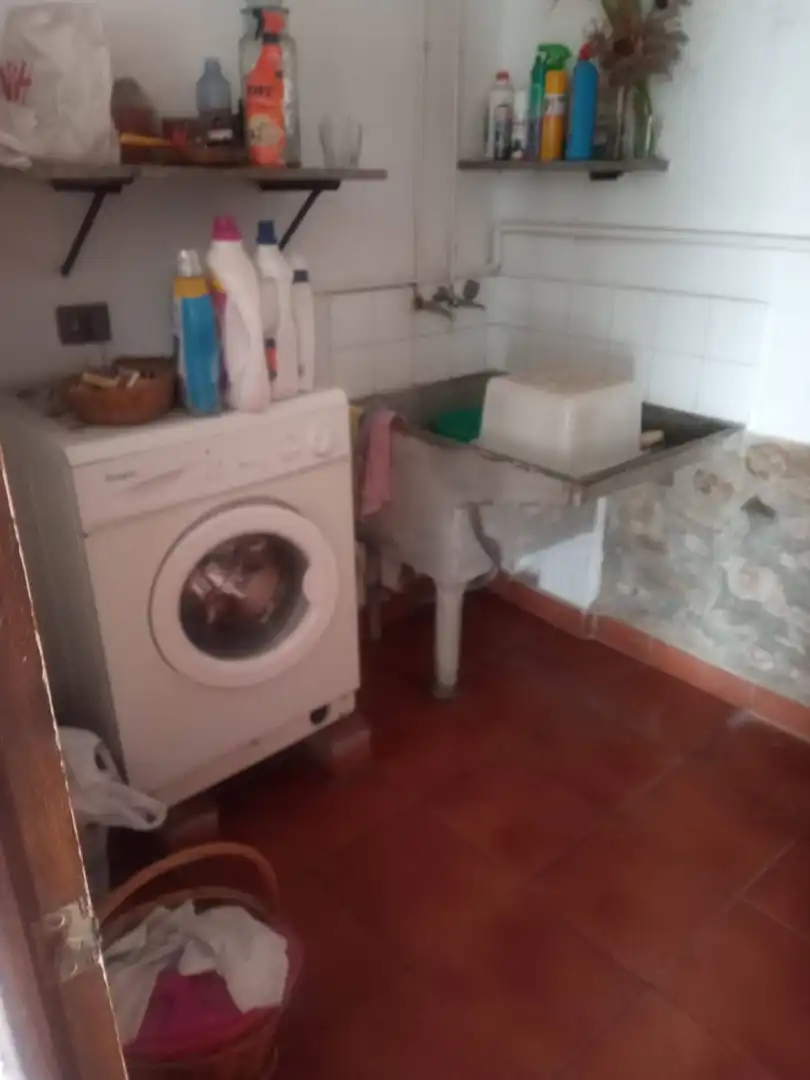 Cuina de Casa adosada en venda en Salt amb Calefacció, Jardí privat i Terrassa