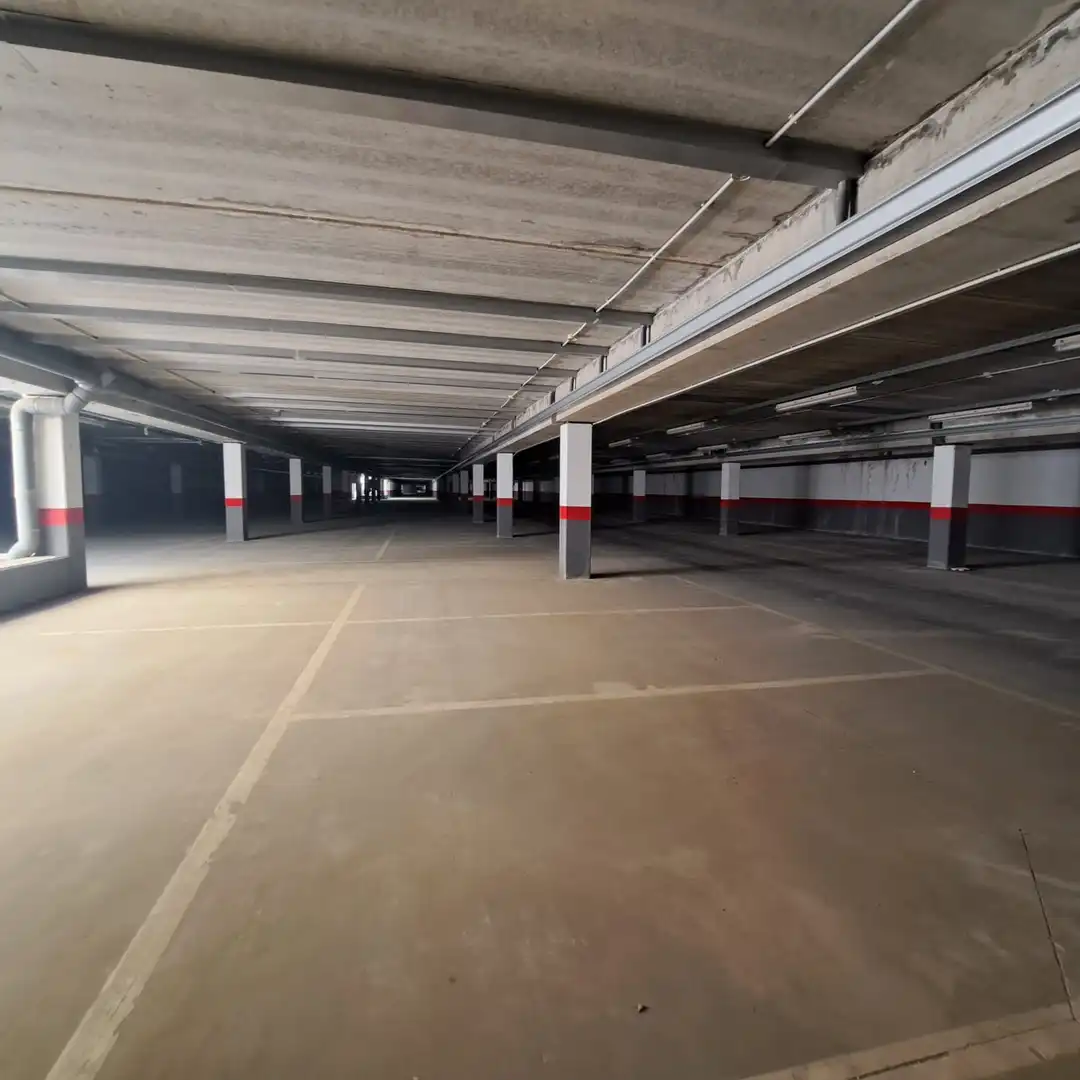 Einzelparkplatz mit Aufzug zum Verkauf in Avinguda Joan Calot 12, imagen 7