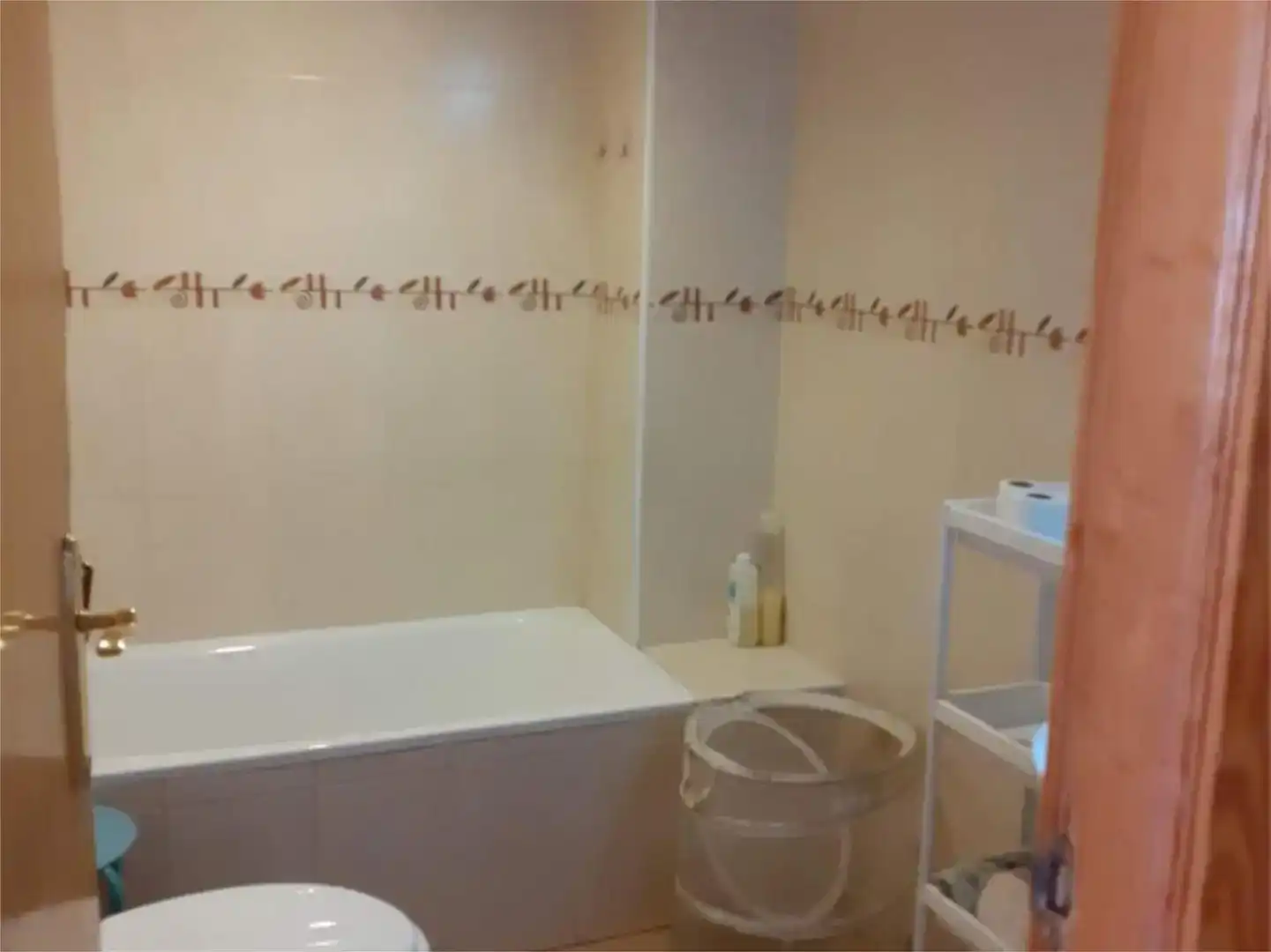 Baño de Piso para compartir en Murcia con Aire acondicionado y Amueblado