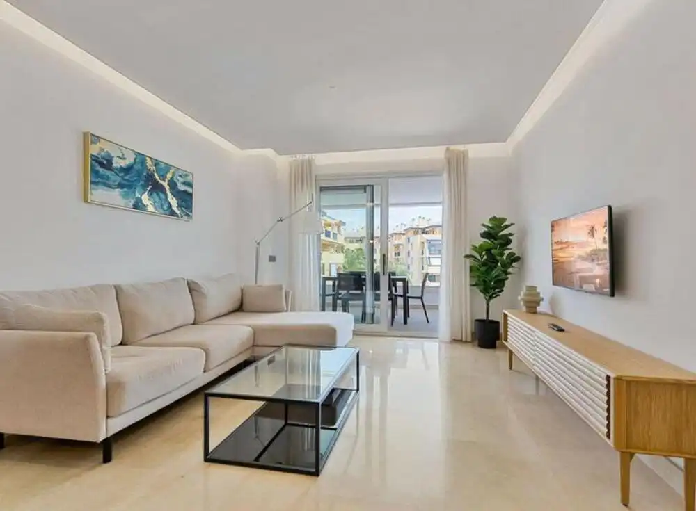 Penthouse with pool for sale in San Pedro de Alcántara, imagen 2