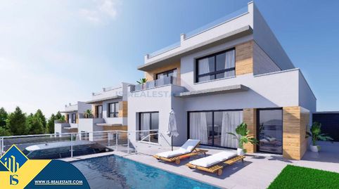 Se construyen casas con piscina privada en Benijofar, provincia de Alicante. 3 habitaciones | 138 m² | 8 kilómetros del mar