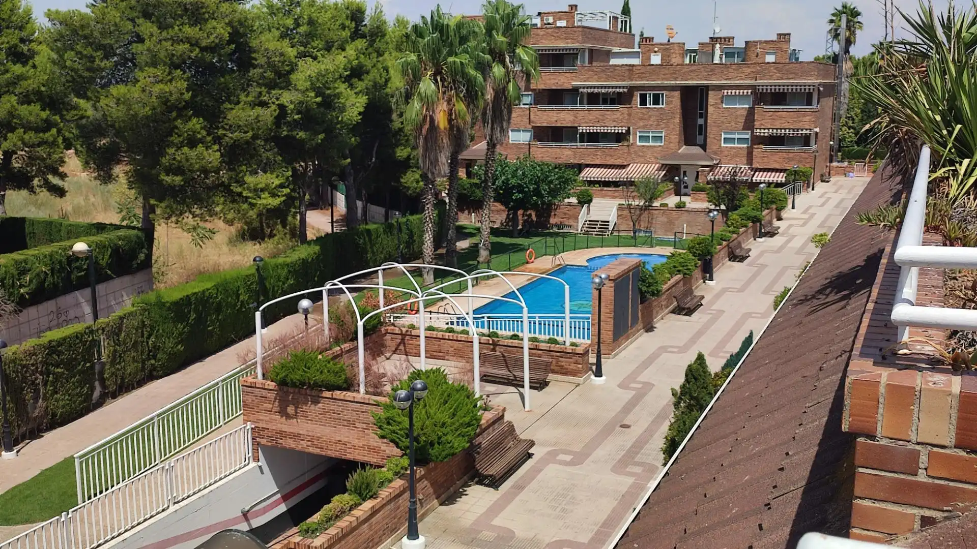 Piscina de Casa adosada de alquiler en Zaragoza con Aire acondicionado, Calefacción y Jardín privado