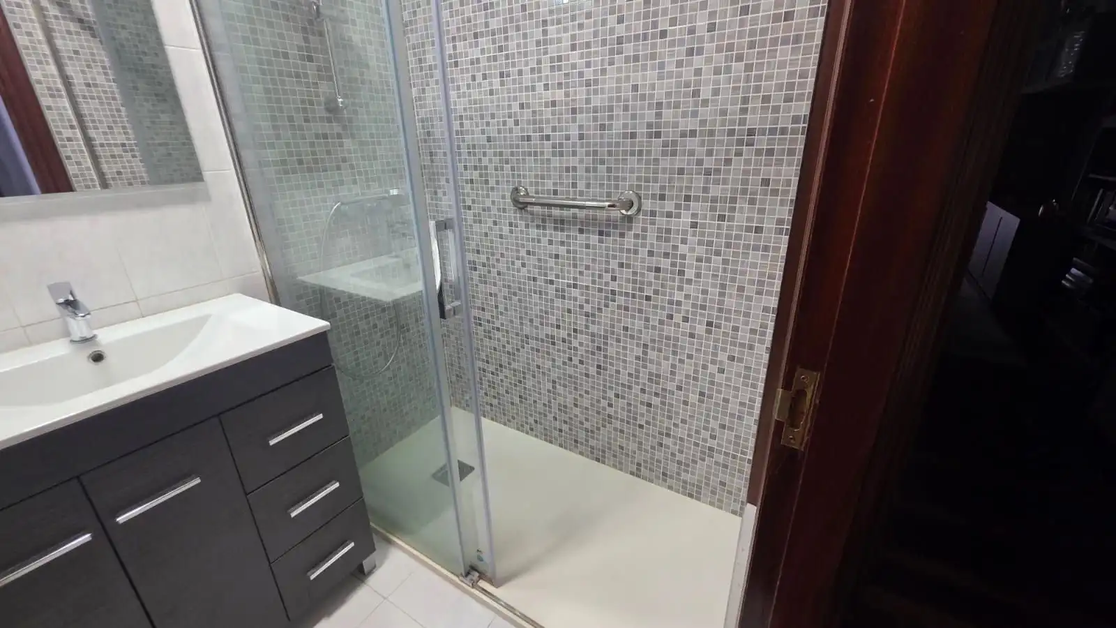 Bany de Pis en venda en Castro-Urdiales amb Calefacció, Terrassa i Traster