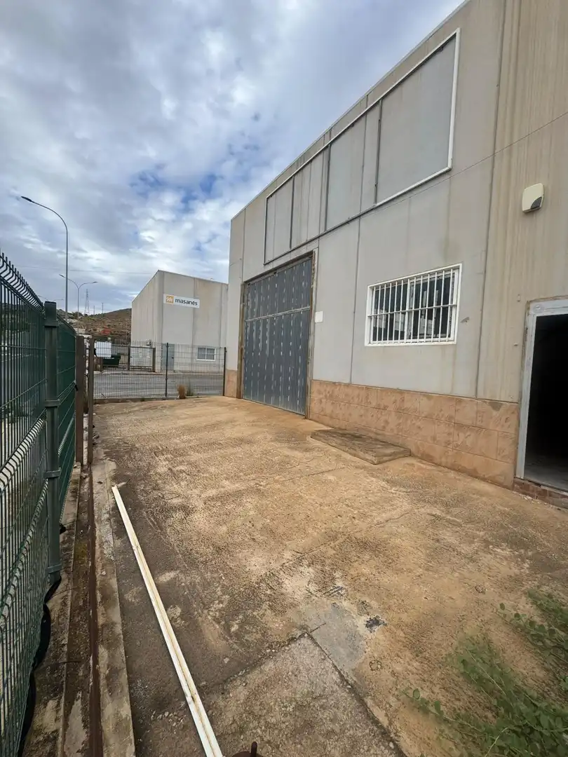 Vista exterior de Nau industrial de lloguer en Crevillent, Alicante