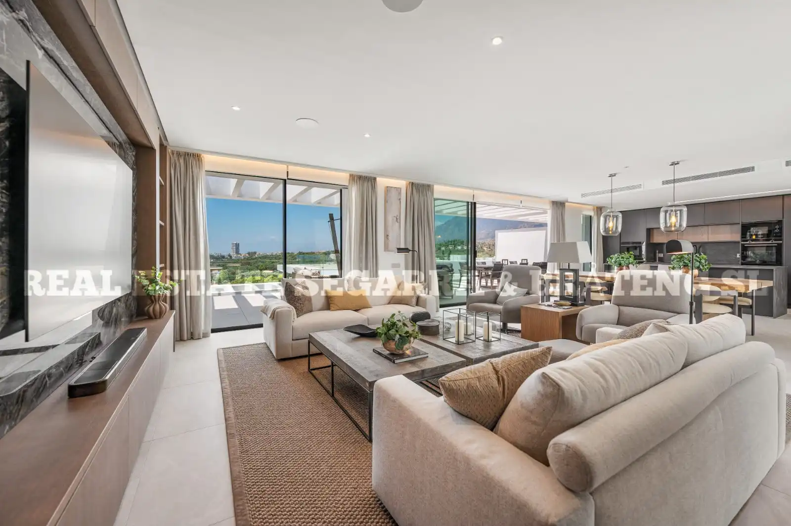 Living room of Attic for sale in Marbella  with Air Conditioner, Heating and Terrace