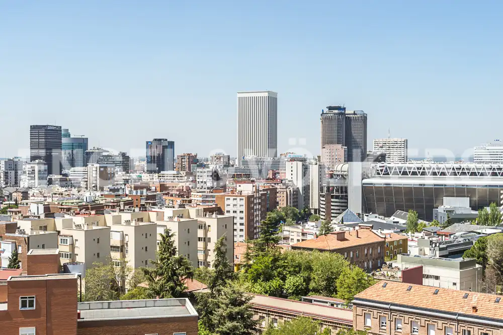 Außenansicht von Wohnung zur Miete in Madrid mit Klimaanlage, Heizung und Parkett