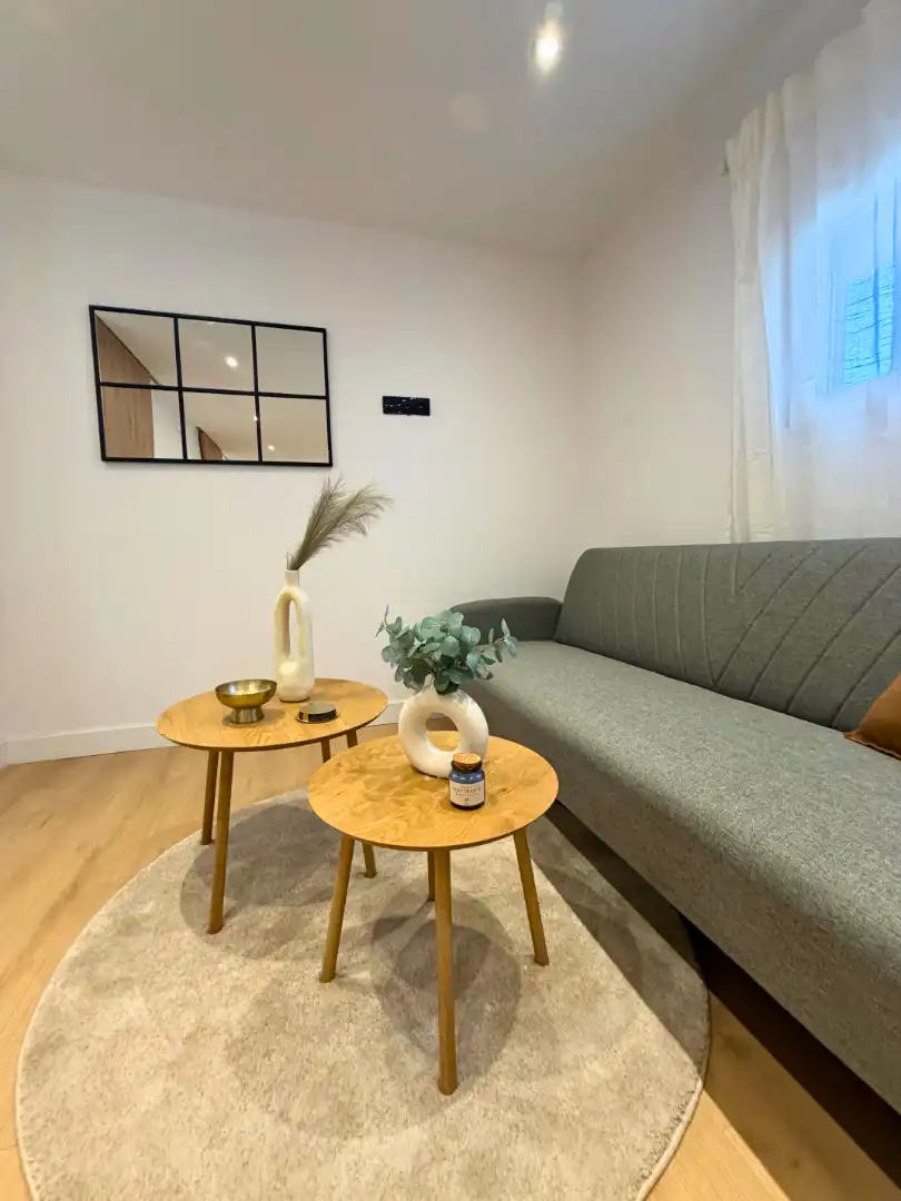 Sala de estar de Piso en venta en Oviedo  con Calefacción, Parquet y Terraza