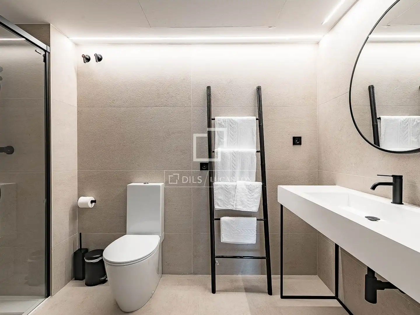 Baño de Piso en venta en Barcelona con Aire acondicionado, Terraza y Balcón