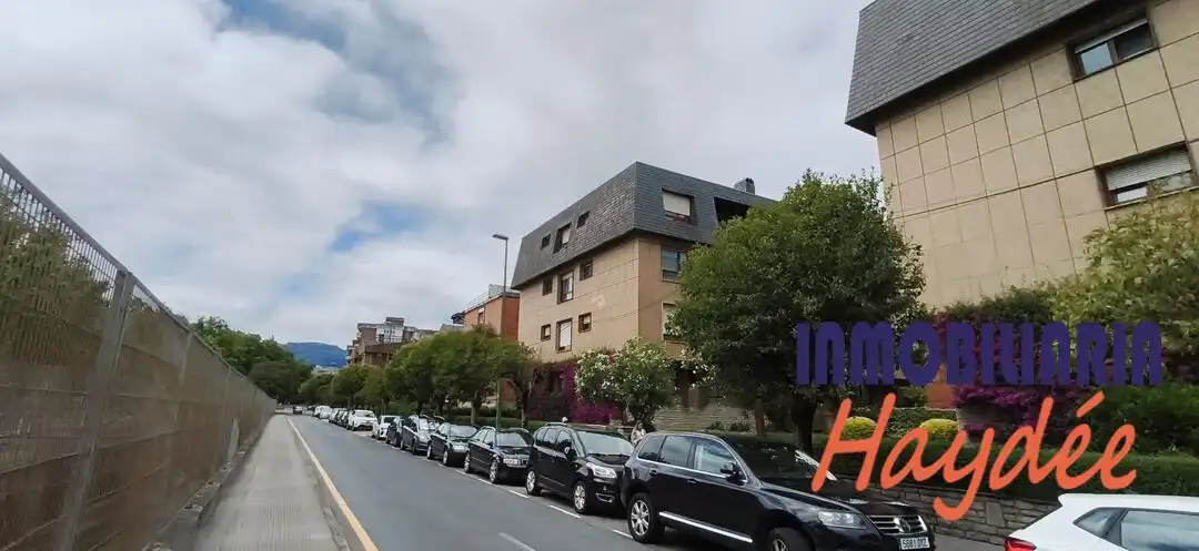 Exterior view of Flat for sale in Getxo   with Heating, Private garden and Storage room