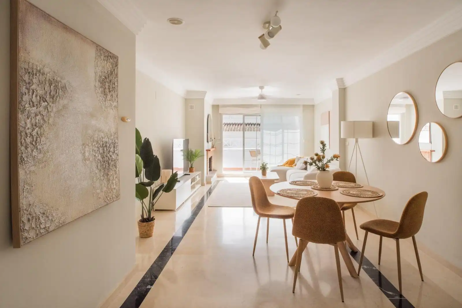 Dining room of Flat for sale in Marbella  with Air Conditioner, Terrace and Furnished