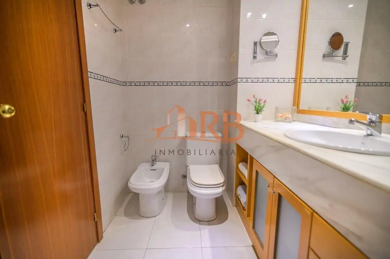 Baño de Ático en venta en Castelldefels con Aire acondicionado, Calefacción y Terraza