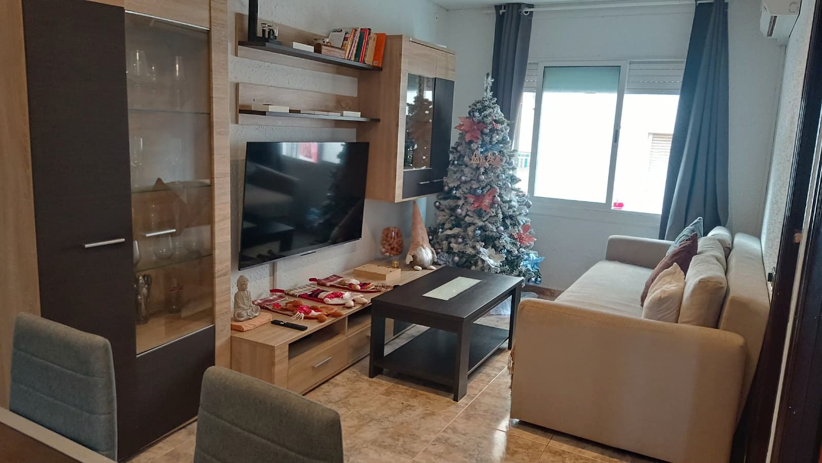Living room of Flat for sale in Cornellà de Llobregat  with Air Conditioner and Furnished