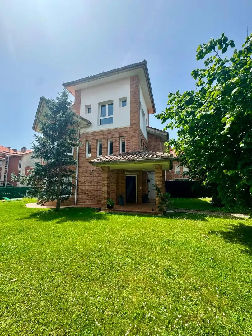 Casa aparellada amb piscina en venda a Bezana - Prezanes, imagen 51