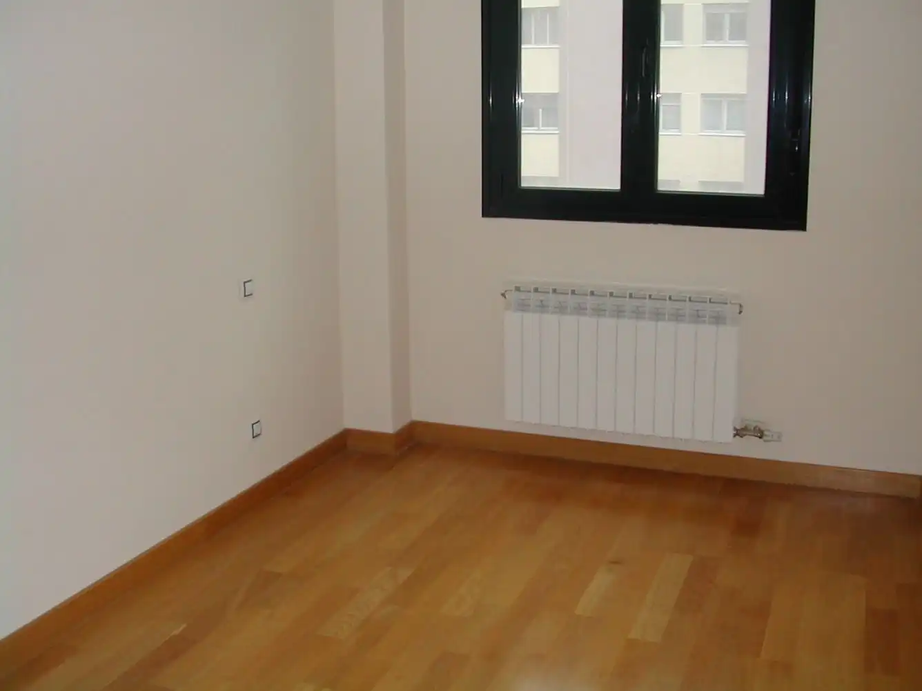 Dormitori de Pis en venda en Burgos amb Calefacció, Parquet i Traster