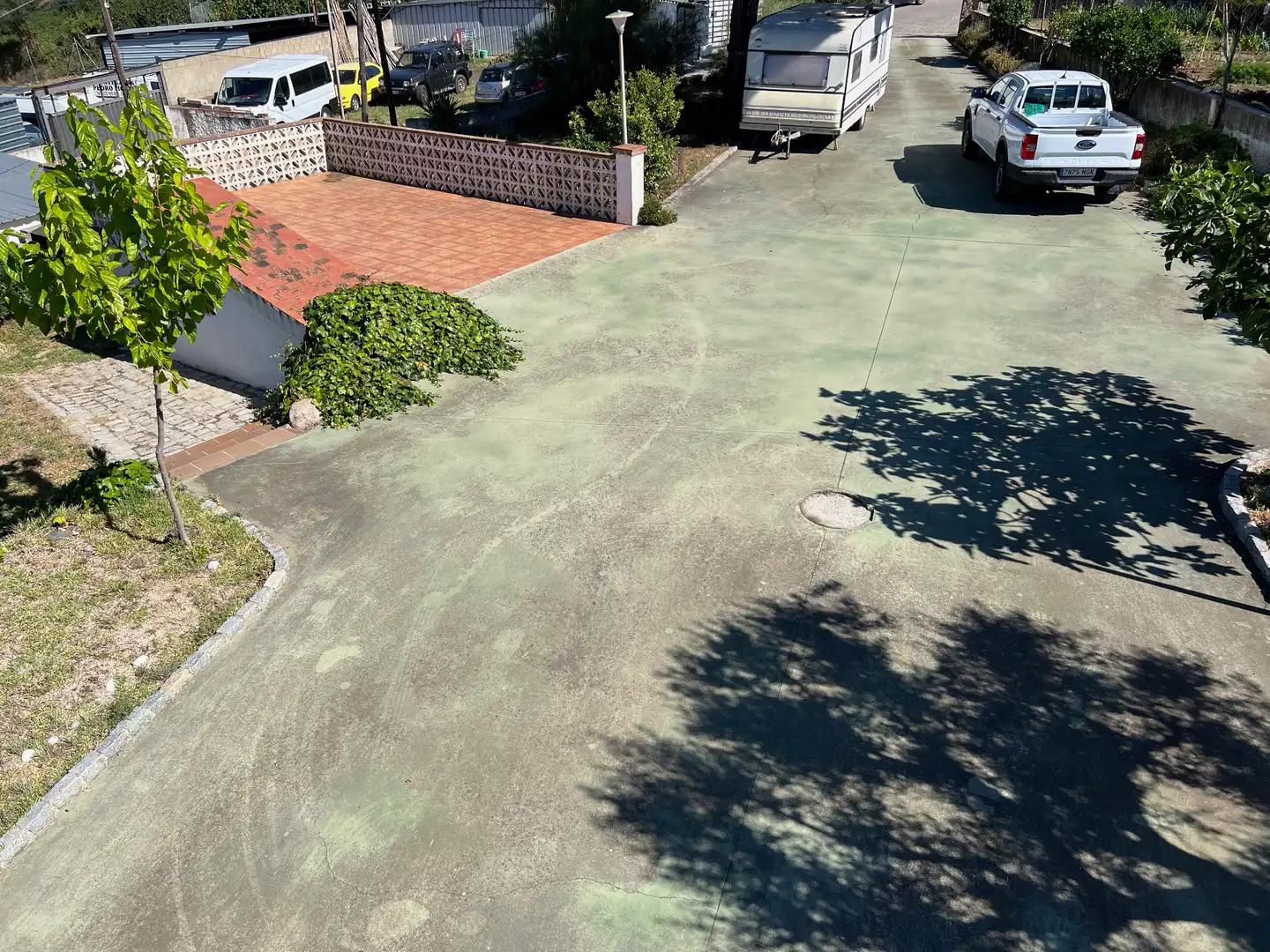Aparcament de Casa o xalet en venda en Mataró amb Aire condicionat, Jardí privat i Terrassa