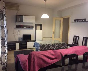 Living room of Flat to rent in  Granada Capital  with Air Conditioner, Heating and Terrace